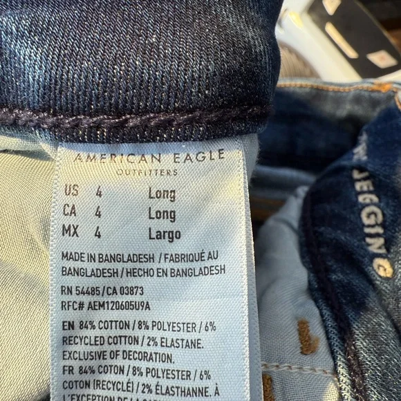 American Eagle Outfitters High Rise Dark Blue Jeans - Picture 4 of 4